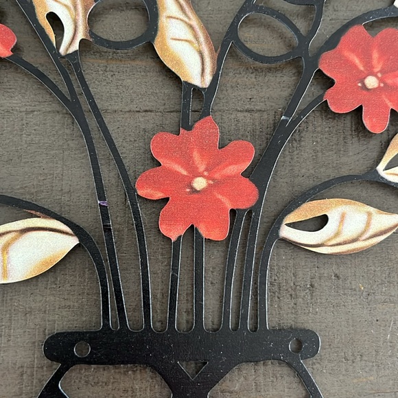 METAL WALL ART - Picture 7 of 7